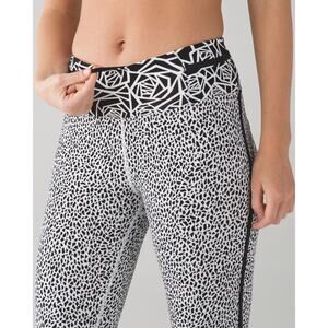 Lululemon Real Quick Tight Legging Size 10 Black White Print Luxtreme